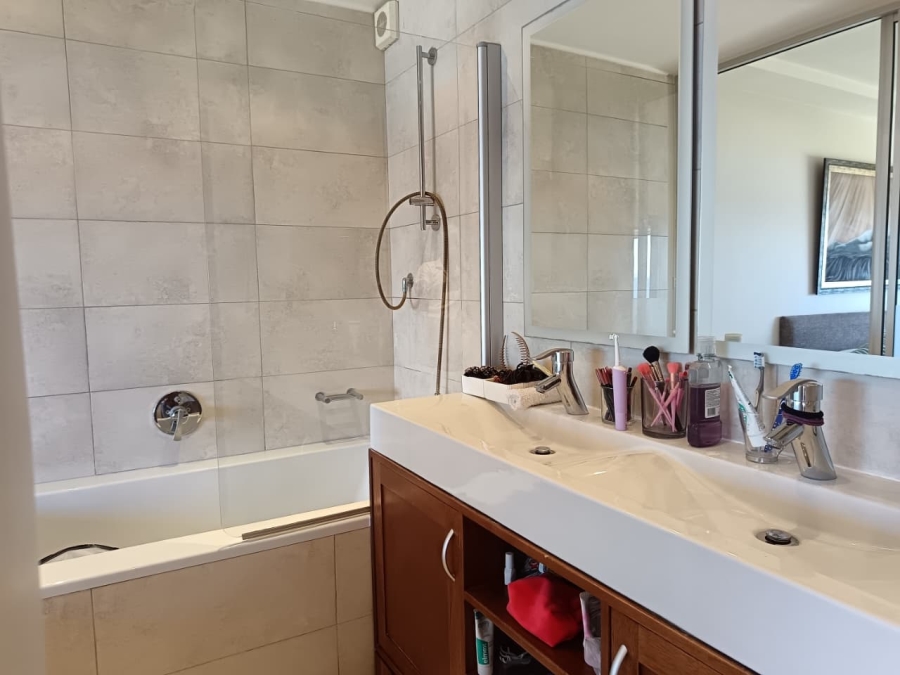 2 Bedroom Property for Sale in Mouille Point Western Cape